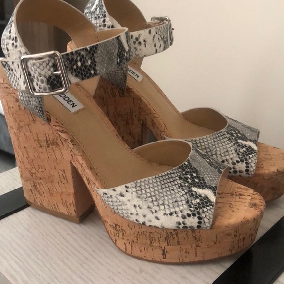 Steve Madden Shoes - Steve Madden wedges